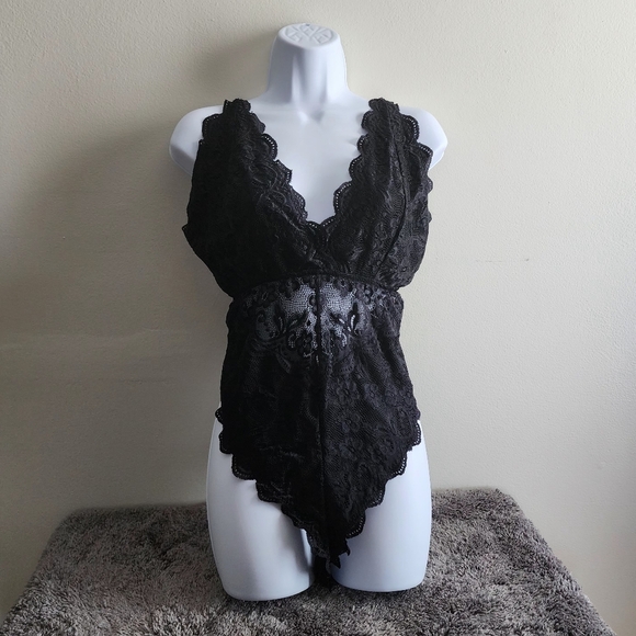 NWOT Black Daisy Lace Teddy with adjustable straps size 2XL - Picture 1 of 5